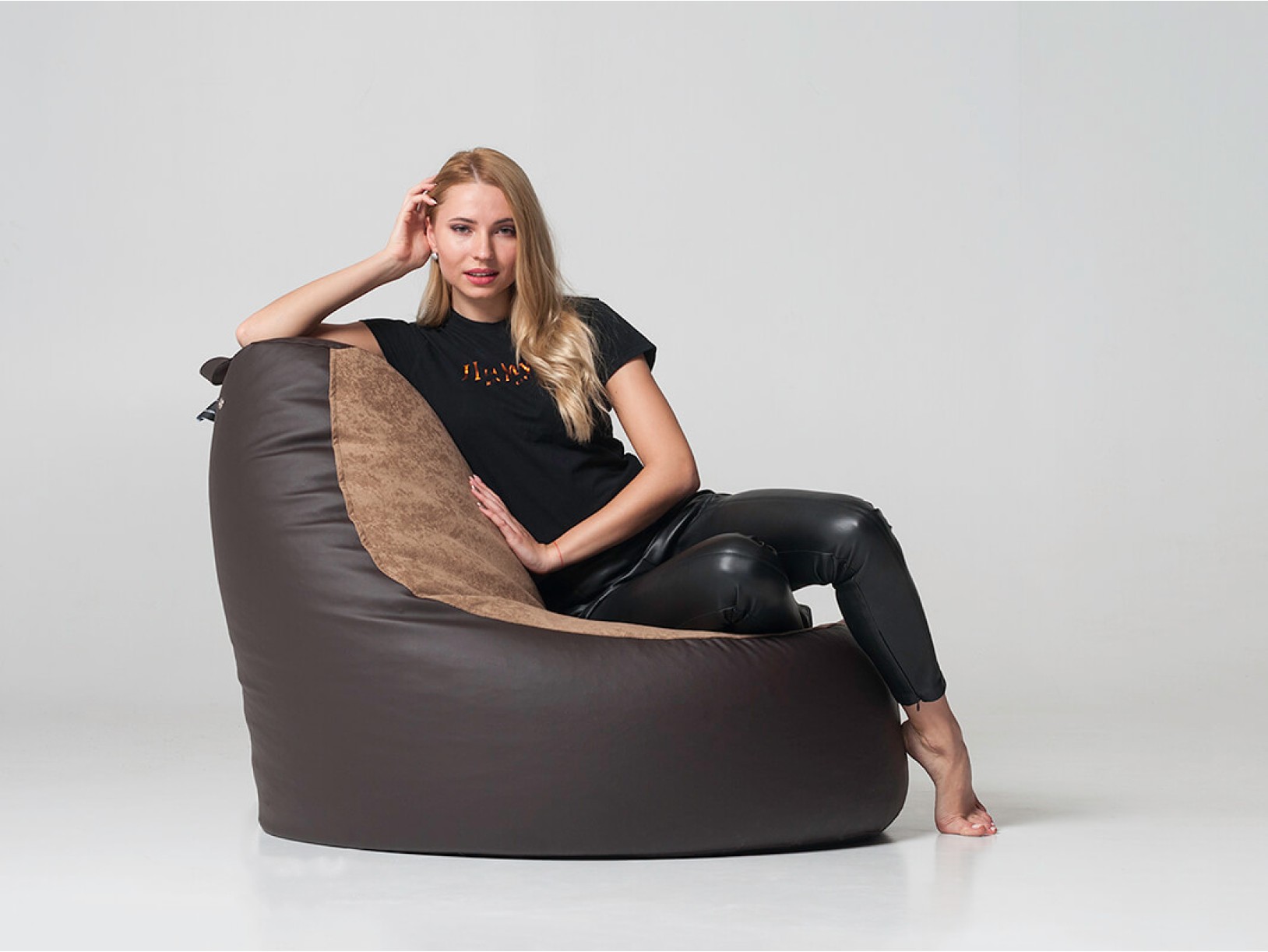 Крісло-мішок "Ібіца Преміум", основа: тканина Zeus Deluxe Brown, сидіння: тканина New York Nougat - Pufic.com.ua